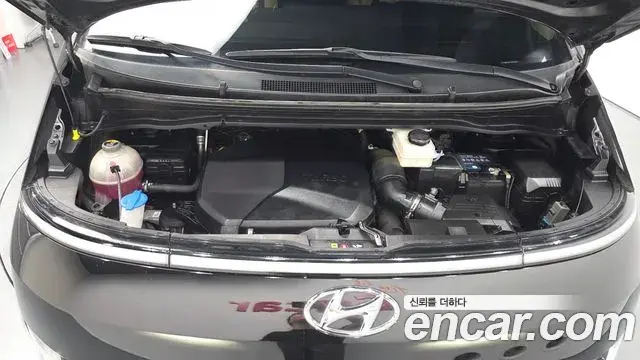 Hyundai Staria 2022 — Photo 6/20