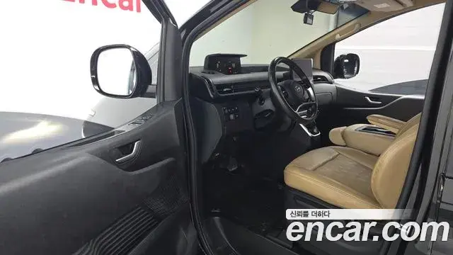 Hyundai Staria 2022 — Photo 10/20