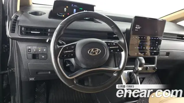 Hyundai Staria 2022 — Photo 12/20