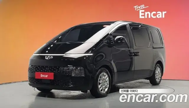 Hyundai Staria 2022 — Photo 1/20