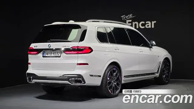BMW X7 2024 — Photo 22/36