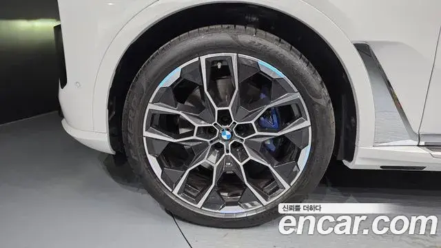BMW X7 2024 — Photo 6/36