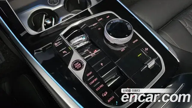 BMW X7 2024 — Photo 28/36