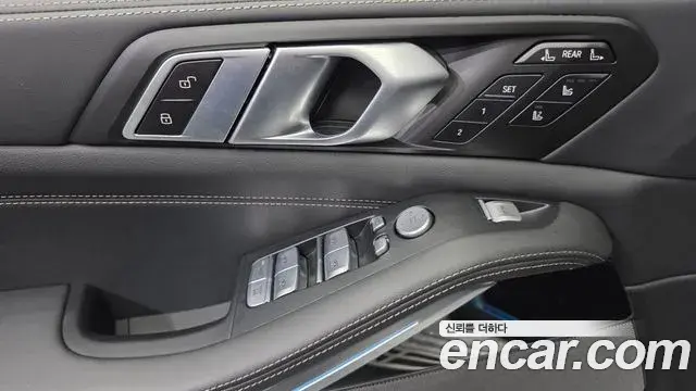 BMW X7 2024 — Photo 3/36