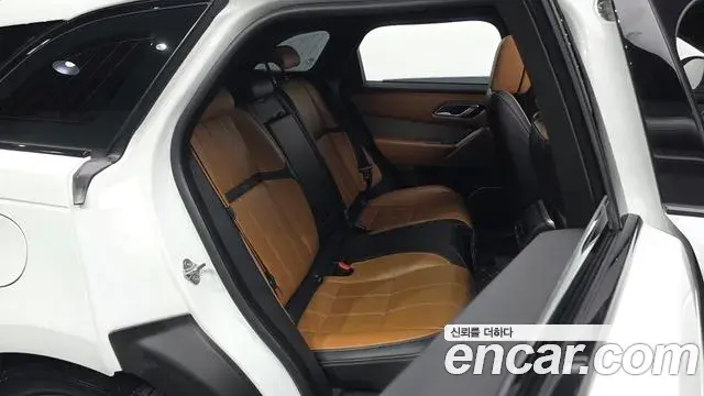 Land Rover Range Rover Velar 2018 — Фото 11/20