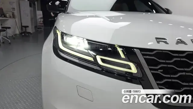 Land Rover Range Rover Velar 2018 — ფოტო 3/33