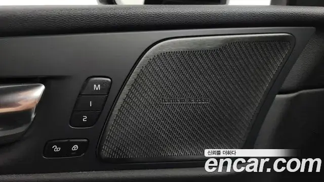 Volvo XC60 2020 — ფოტო 15/34
