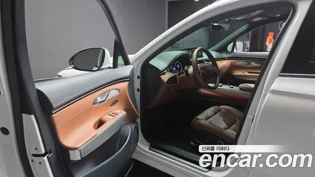 Genesis GV70 2023 — ფოტო 30/32