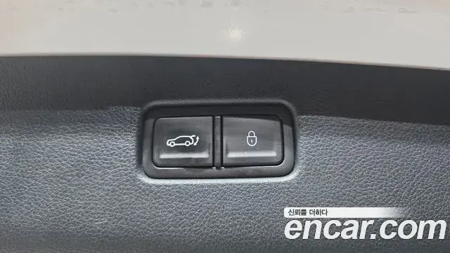 Genesis GV70 2023 — ფოტო 27/32