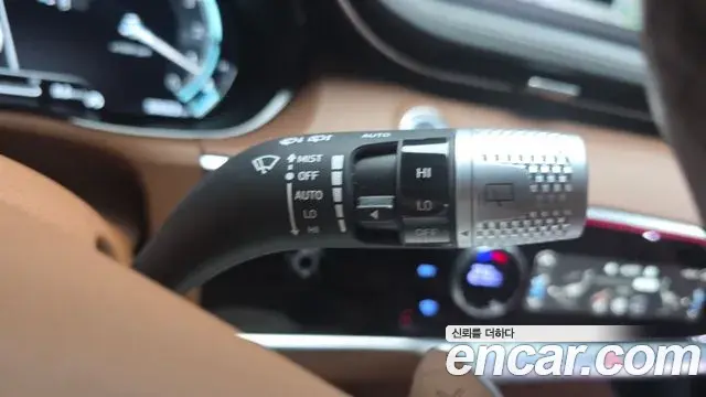 Genesis GV70 2023 — ფოტო 16/32