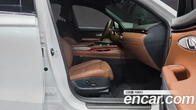 Genesis GV70 2023 — ფოტო 13/32