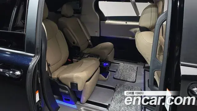 Toyota Sienna 2024 — Фото 12/20