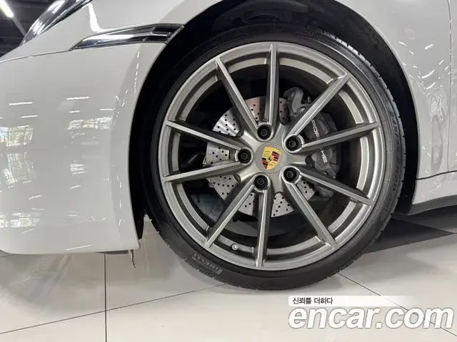 Porsche 911 2024 — Photo 16/16