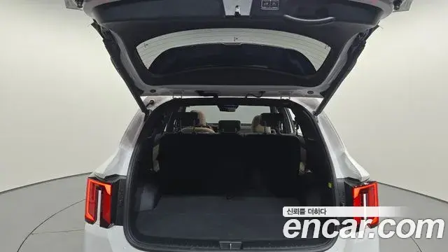 Kia Sorento 2024 — Photo 2/33