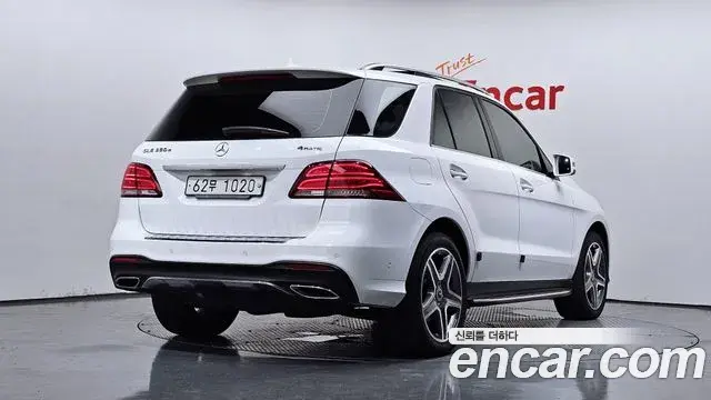 Mercedes-Benz GLE-Class 2018 — Фото 2/20