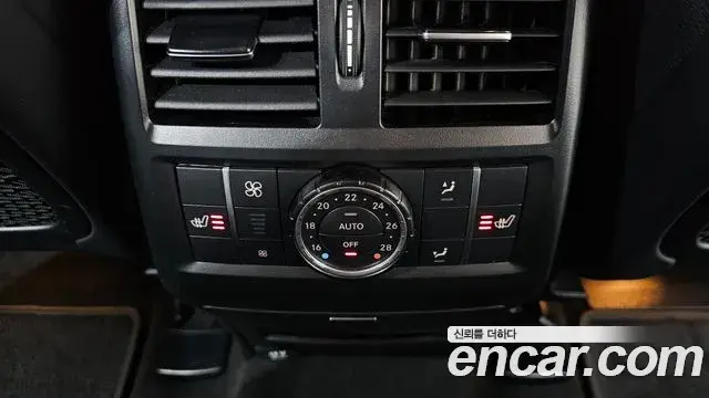 Mercedes-Benz GLE-Class 2018 — Photo 2/33