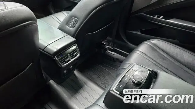 Kia K8 2021 — Photo 25/34