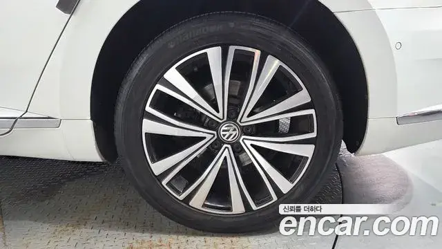 Volkswagen Arteon 2019 — Şəkil 14/33