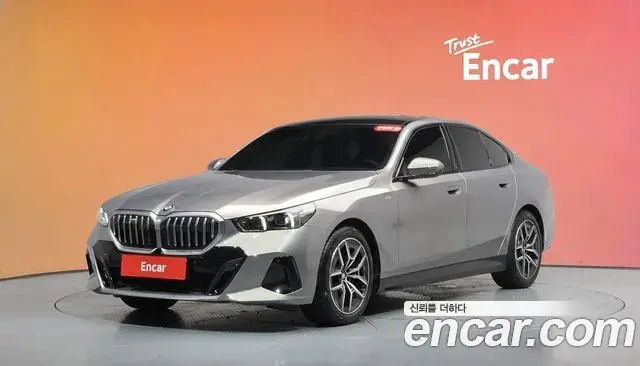 BMW 5 Series 2025 — Фото 1/20