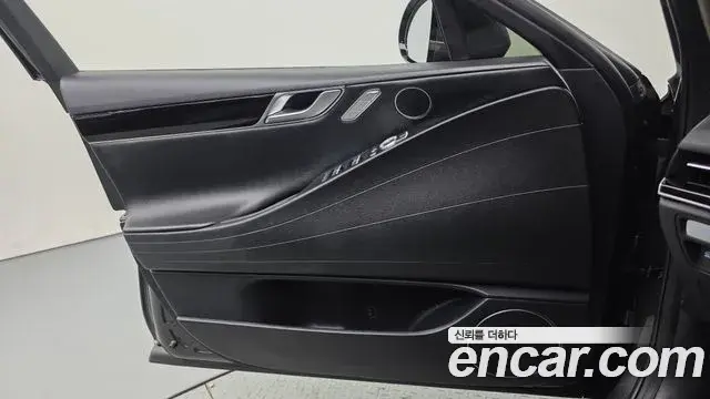 Genesis G80 2022 — Photo 28/33