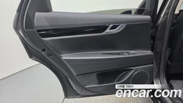 Genesis G80 2022 — Photo 23/33