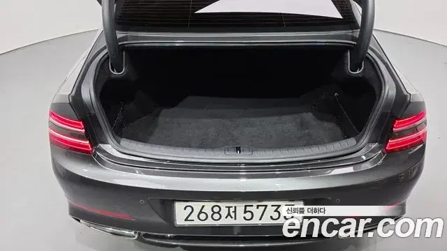 Genesis G80 2022 — Photo 19/33