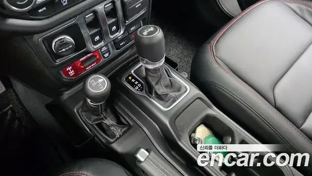 Jeep Wrangler 2025 — Photo 25/30