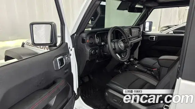 Jeep Wrangler 2025 — Photo 29/30