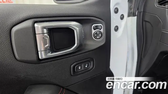 Jeep Wrangler 2025 — Photo 20/30
