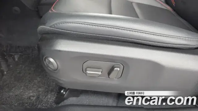 Jeep Wrangler 2025 — Photo 24/30
