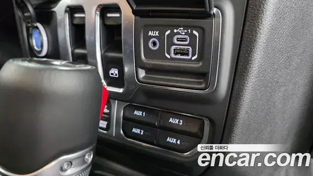 Jeep Wrangler 2025 — Photo 14/30