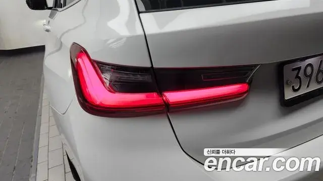 BMW 3 Series 2022 — ფოტო 7/32