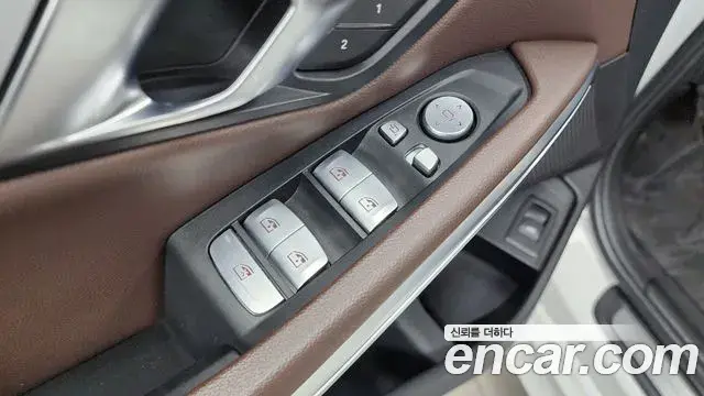BMW 3 Series 2022 — ფოტო 8/32