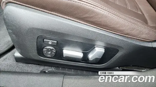 BMW 3 Series 2022 — ფოტო 30/32