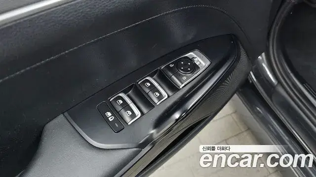 Kia K5 2021 — Şəkil 10/32