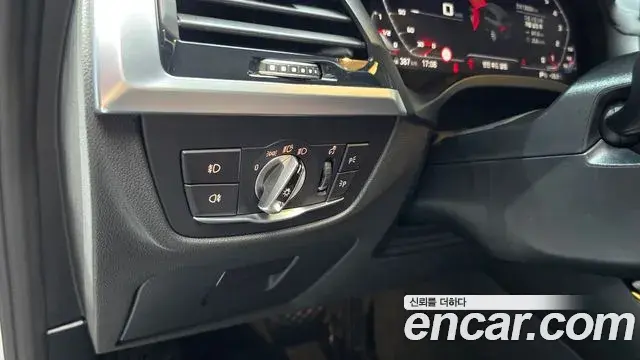 BMW X3 2020 — ფოტო 29/31