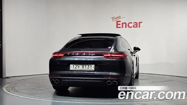 Porsche Panamera 2018 — Şəkil 32/36