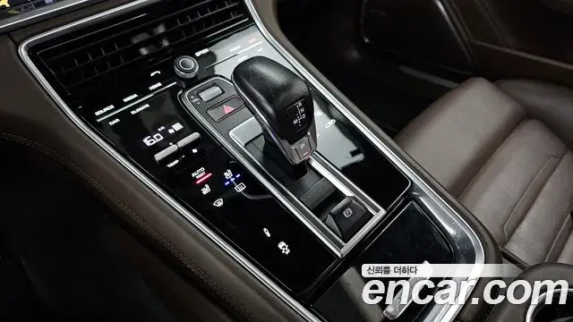 Porsche Panamera 2018 — Şəkil 1/36