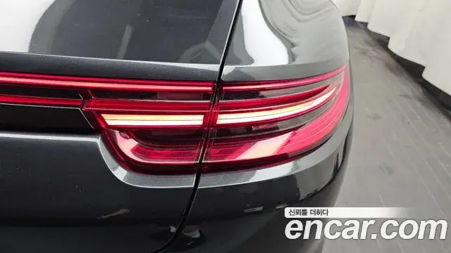 Porsche Panamera 2018 — Şəkil 8/36