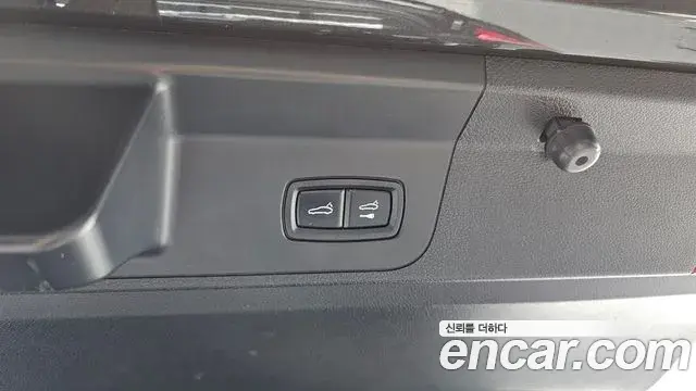 Porsche Panamera 2018 — Şəkil 20/36