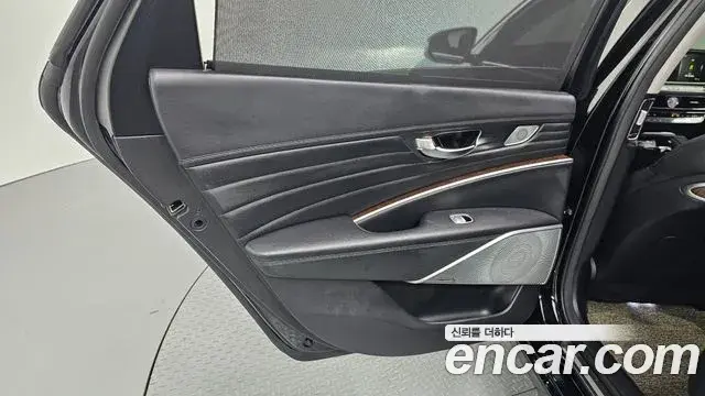 Kia The K9 2018 — ფოტო 30/32