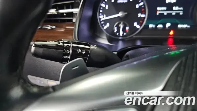 Kia The K9 2018 — ფოტო 14/32