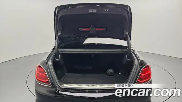 Kia The K9 2018 — ფოტო 12/32