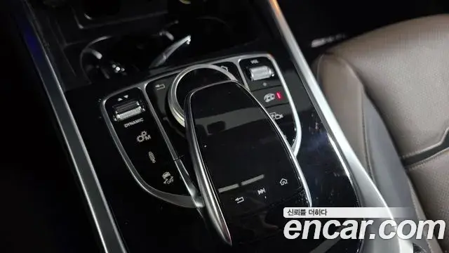 Mercedes-Benz G-Class 2020 — Photo 16/33