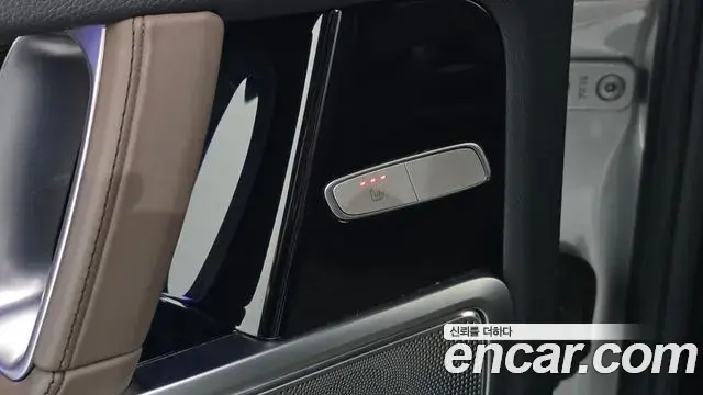 Mercedes-Benz G-Class 2020 — Photo 4/33
