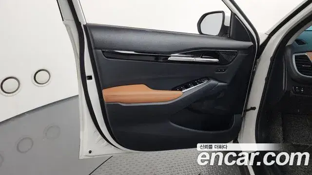 Kia Seltos 2024 — ფოტო 15/32