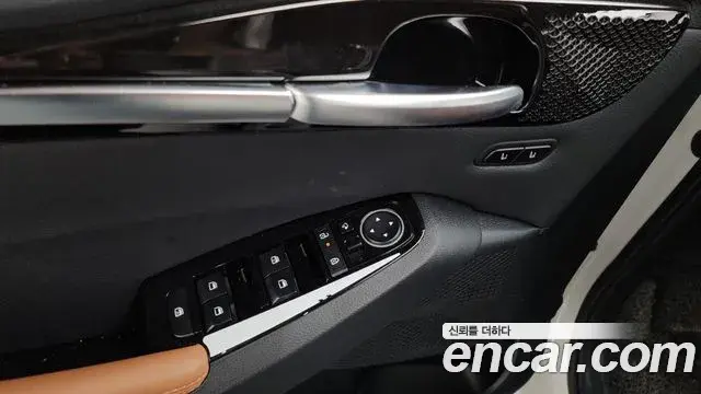 Kia Seltos 2024 — ფოტო 21/32