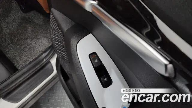 Kia Seltos 2024 — ფოტო 20/32