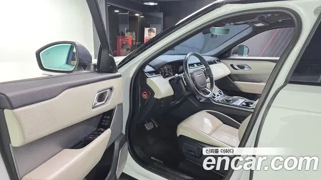 Land Rover Range Rover Velar 2018 — Photo 4/20