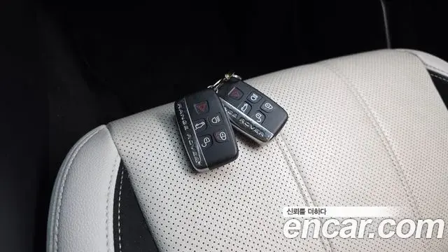 Land Rover Range Rover Velar 2018 — Photo 15/20